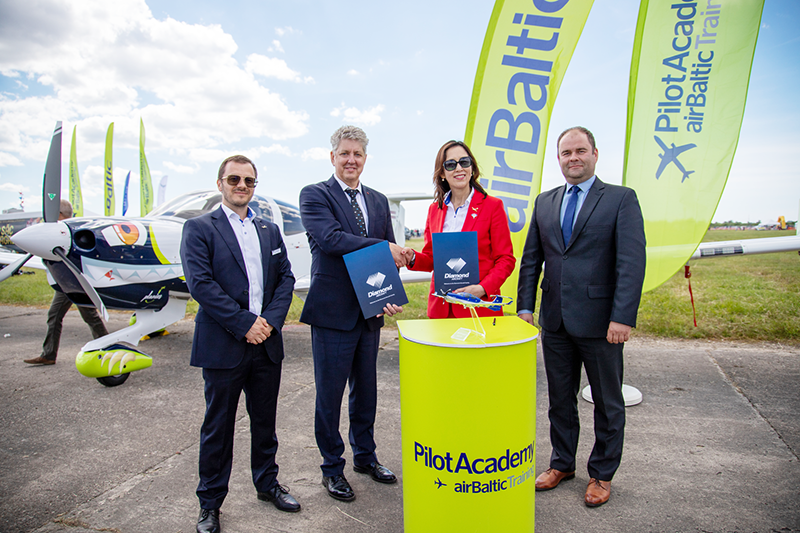 Diamond Aircraft and airBaltic sign LOI: ...