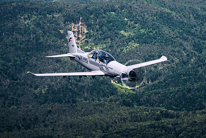 First flight of the Diamond Aircraft DART-750